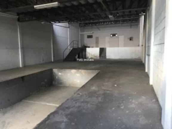 Imagem Aluguel de Loja Comercial de Alto Padrão em São Paulo-SP, Alto de Pinheiros: 2 salas, 2 banheiros, 12 vagas de garagem, 800m².