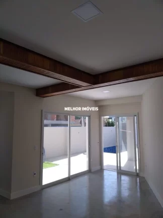 Imagem Casa Nova á Venda com 03 Dormitórios sendo 01 Suíte Localizado no Centro de Camboriú - SC