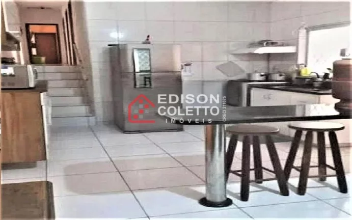 "Pronto para Morar" Excelente casa à venda no Bairro Vila Rezende, 3 dormitórios!!