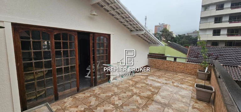Imagem Casa com 5 dormitórios à venda, 100 m² por R$ 850.000,00 - Alto - Teresópolis/RJ