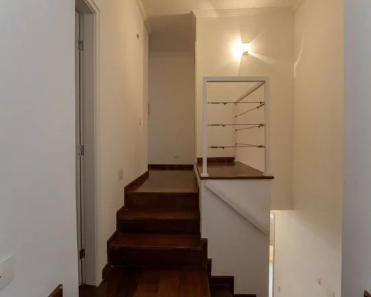Imagem Apartamento duplex, living com lareira e tacos, terraço, lavabo, escritório, 03 dormitórios sendo...