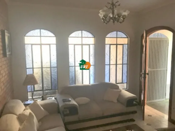 Imagem Casa para Venda em Mairinque, Centro, 3 dormitórios, 3 suítes, 1 banheiro, 2 vagas