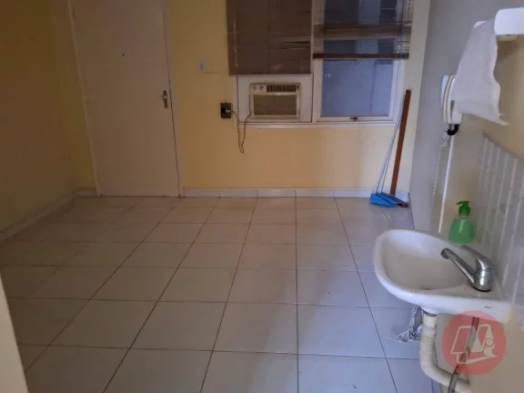 Imagem Próximo ao Hospital de Clinicas, sala 60 m².