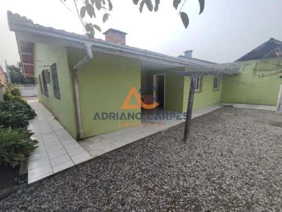 Imagem Casa com 4 quartos há 700 metros da praia no bairro Meia Praia em Navegantes a venda na Adriano Carpes Imóveis vende