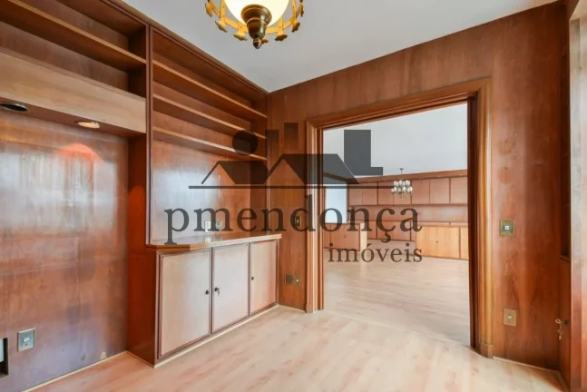 Imagem Apartamento na Rua Rio de Janeiro com 276 m², 4 quartos e 2 vagas em Higienópolis.