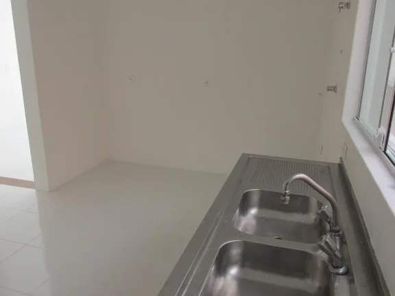 Imagem Casa no Res. Alpha 6 - 310m²
