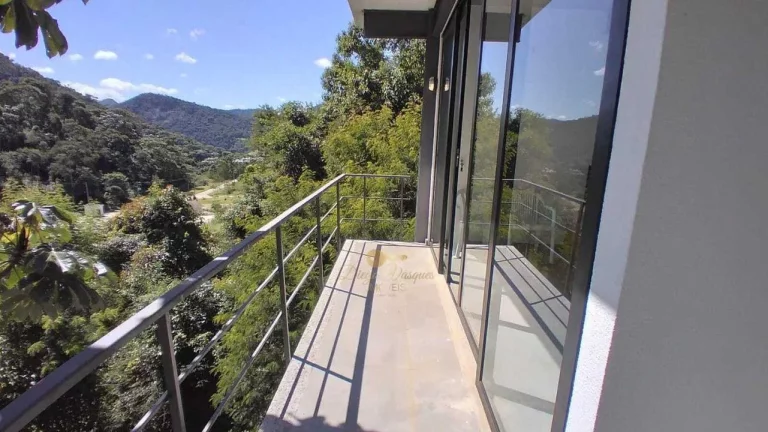 Imagem Casa em Condomínio para Venda em Teresópolis / RJ no bairro Vargem Grande