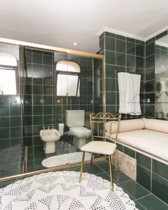 Imagem Apartamento amplo, rico em armários, com living para 2 ambientes com terraço, lavabo, 3 suítes, b...