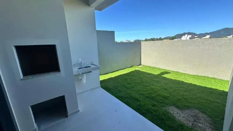 Imagem Casa com 3 dormitórios sendo 1 suíte e 1 vaga de garagem - Campeche, Florianópolis/SC