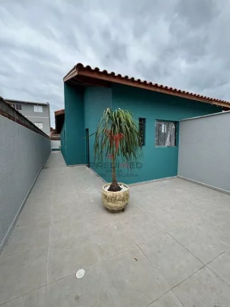 Imagem Linda casa de 2 quartos , com piscina, área gourmet,á venda em Itanhaém