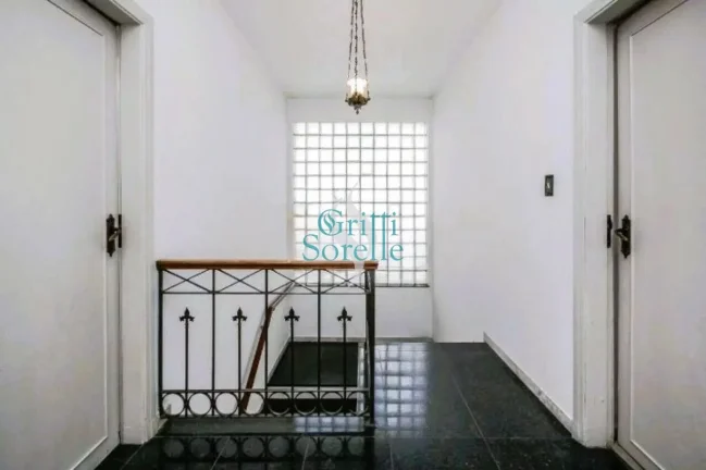 Imagem Casa/Sobrado à Venda na Vila Madalena - São Paulo/SP.
