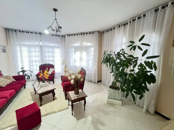 Imagem Sobrado Alto Padrão com Vista para o Mar – Centro de Barra Velha/SC
