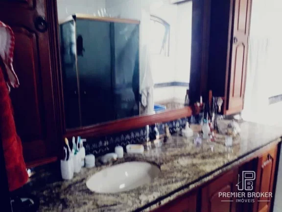 Imagem Casa à venda, 367 m² por R$ 950.000,00 - Fazendinha - Teresópolis/RJ