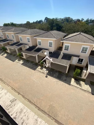 Imagem Casa em condomínio fechado com 3 suítes, 2 vagas na Ganja Viana.