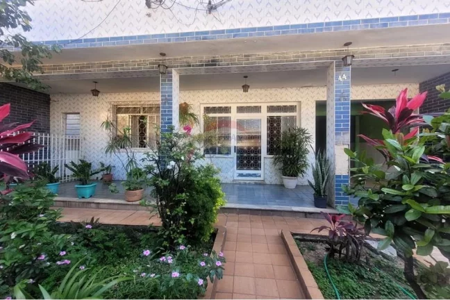 Imagem Casa á venda com 3 quartos com 708m² em Campinho - Rio de Janeiro