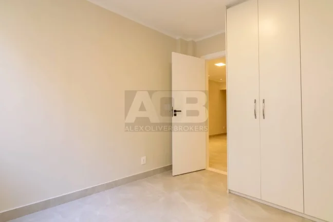 Imagem Apartamento à venda em Copacabana, 2quartos, 75m2, Rua Inhangá.
