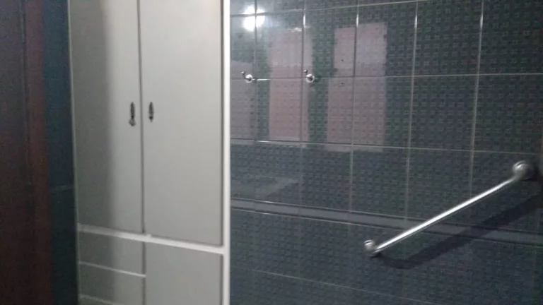 Imagem CASA A VENDA PARA USO OU DEMOLIÇÃO NO BAIRRO CAMPESTRE COM EDÍCULA - SANTO ANDRÉ