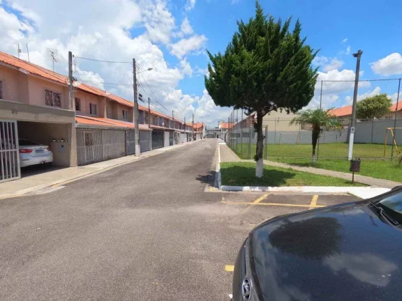 Imagem Sobrado com 3 dormitórios no Cajuru - Condomínio Fechado