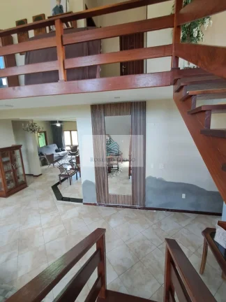 Imagem Imperdível: Casa à venda em Itatiaia-RJ, 5 quartos, 2 suítes, 1 sala, 5 banheiros, 4 vagas, 373,64m² de área. Confira já!