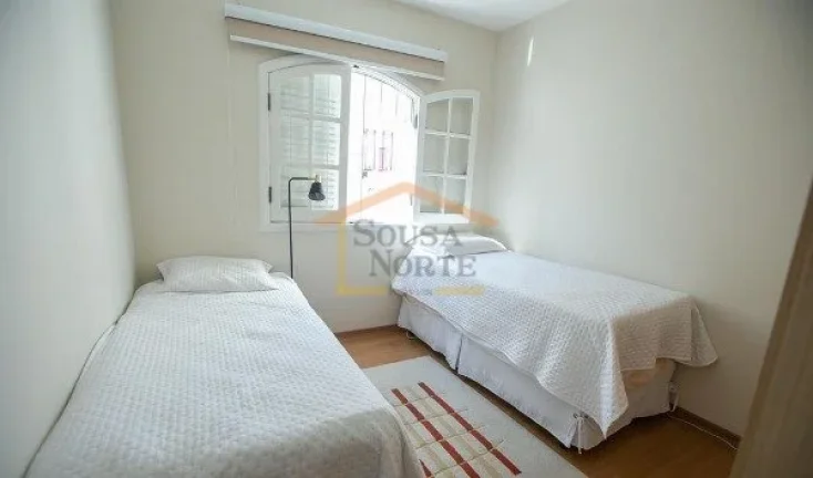 Imagem Casa em rua calma, com ampla vista e muita iluminação natural, 4 dormitórios, sendo 2 suítes com...