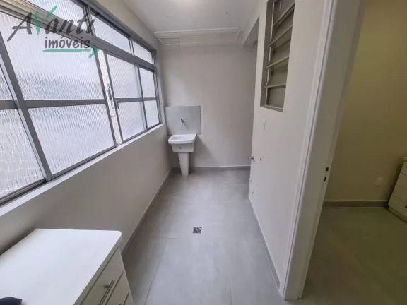 Imagem Apartamento à de 2 quartos , 83m², todo reformado, localizado no bairro Embaré - Santos/SP
