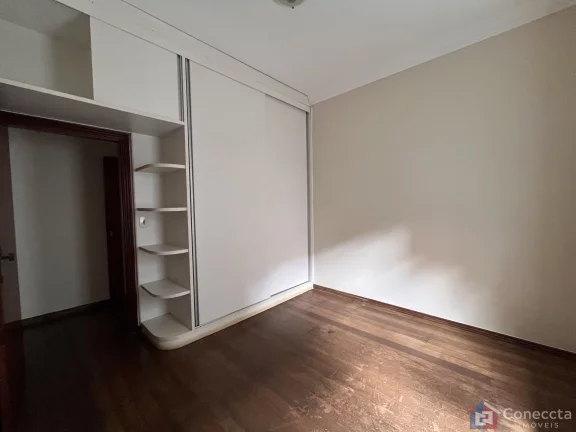 Imagem Casa à Venda no Centro de Patos de Minas – 3 Quartos, Suíte e 330m² de Conforto
