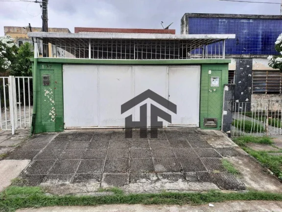 Duas casas à venda no terreno de 280m², localizada na Encruzilhada, Recife - Pernambuco.