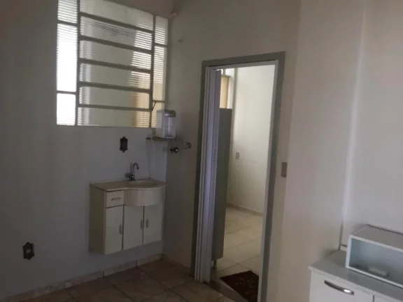Imagem Vende-se apartamento no Centro com vista privilegiada para a praça 94m2