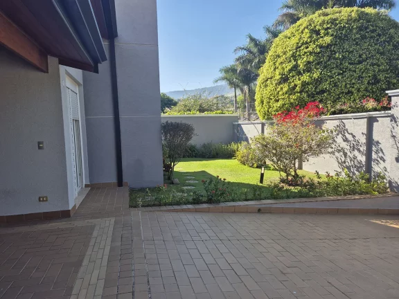 Imagem Casa térea à venda com 3 quartos, sendo 2 suítes, em Condomínio Flamboyant-B, Atibaia - SP