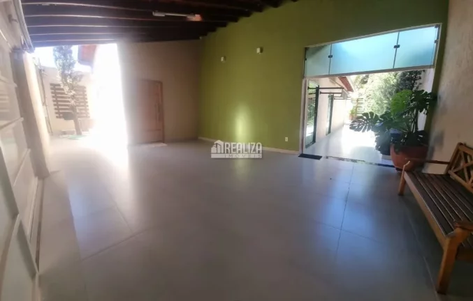 Imagem Casa à venda no bairro Dom Eduardo II, Uberaba: 3 dormitórios, piscina aquecida e móveis planejados!