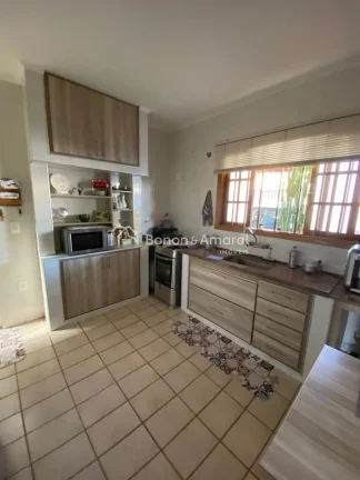 Imagem Que tal morar perto de tudo e ainda desfrutar de uma casa aconchegante, pronta para receber amigos e...