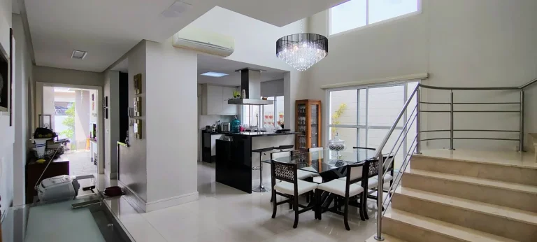 Imagem Casa em condominio fechado, 4 dormitórios, Santa Felicidade