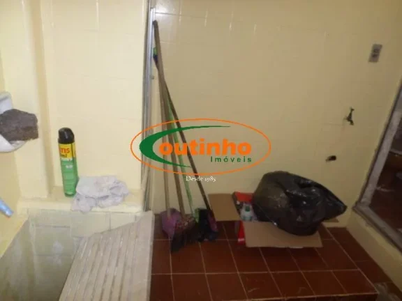 Imagem (21328) Rua Pereira de Almeida - Praça da Bandeira