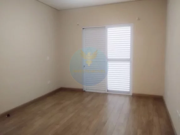 Imagem Casa com 4 Suítes e Área Gourmet em Condomínio Arborizado