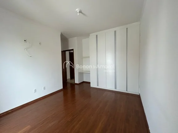Imagem Sobrado disponível para locação no condomínio resort Reserva Real, em Paulínia. O imóvel conta...