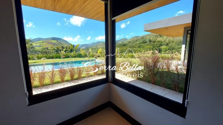 Imagem Casa Alto Padrão em Pedro do Rio, Petrópolis/RJ