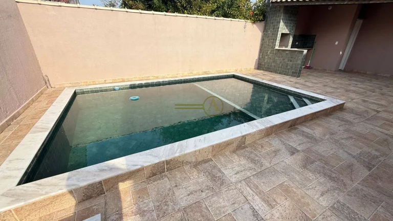 Imagem Oportunidade casa térrea apenas 100 metros da praia, totalmente reformada