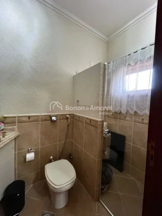 Imagem Excelente sobrado à venda em condomínio fechado em Valinhos/SP, localizado em uma área privilegia...