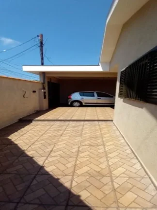 Imagem Casa bairro Dutra, R$ 310 mil, 3 quartos, edícula no fundo, 3 vagas - Ribeirão Preto