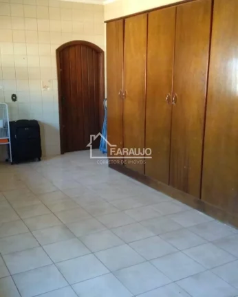 Imagem Casa à venda em Jardim Leocádia com 565m² 6 quartos, 7 vagas