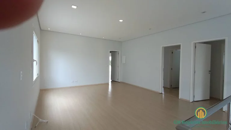 Imagem Casa com 3 suítes e piscina em condomínio de alto padrão na Granja Viana