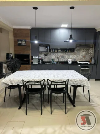 Imagem Sobrado com 300m2 e piscina Zona Sul