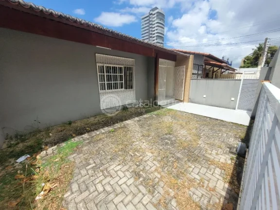 Imagem Casa à venda no bairro Tirol, Natal: 3 dormitórios, edícula com 2 suítes