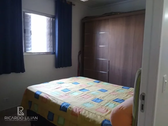 Imagem Sobrado com 4 dormitórios sendo uma suite, duas vagas e 240m² de area construída