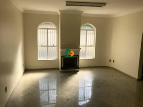 Imagem Casa para Venda em São Roque, Jardim Meny, 4 dormitórios, 1 suíte, 1 banheiro, 4 vagas