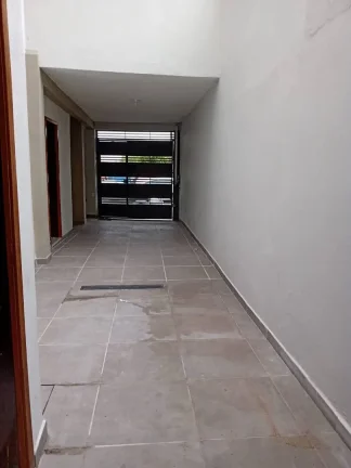 Imagem Ótimo sobrado próximo à escolas e comércio!