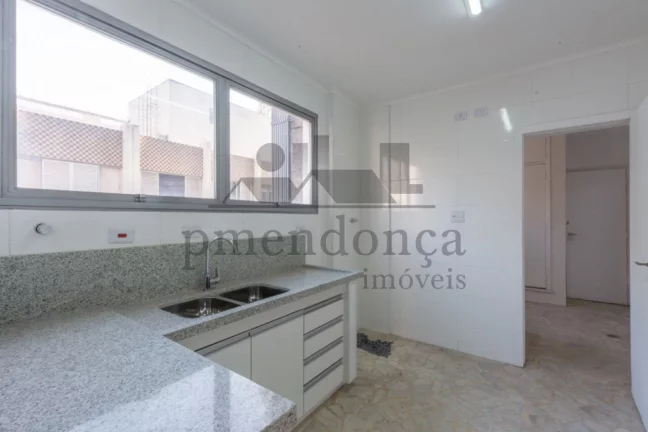 Imagem Higienópolis, Apartamento com 3 dormitórios (1 suíte) e 2vagas, 230m² ao lado Metrô