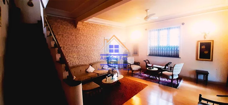 Imagem Casa Duplex com 2 salas, 3 Quartos, 1 suítes, copa cozinha, varanda, Anexo, 3 vagas à venda, 226 M², por R$ 850.000 - Grajaú - Rio de Janeiro/RJ.