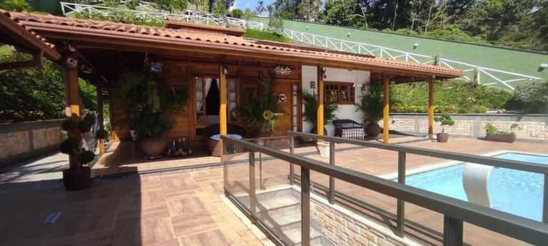 Imagem Casa para Venda em Teresópolis / RJ no bairro Albuquerque