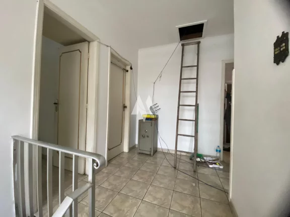 Imagem Sobrado com 4 dormitórios à venda em Santos/SP